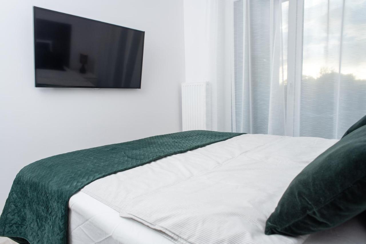 Apartament Happy Holiday Kolobrzeg Exterior photo