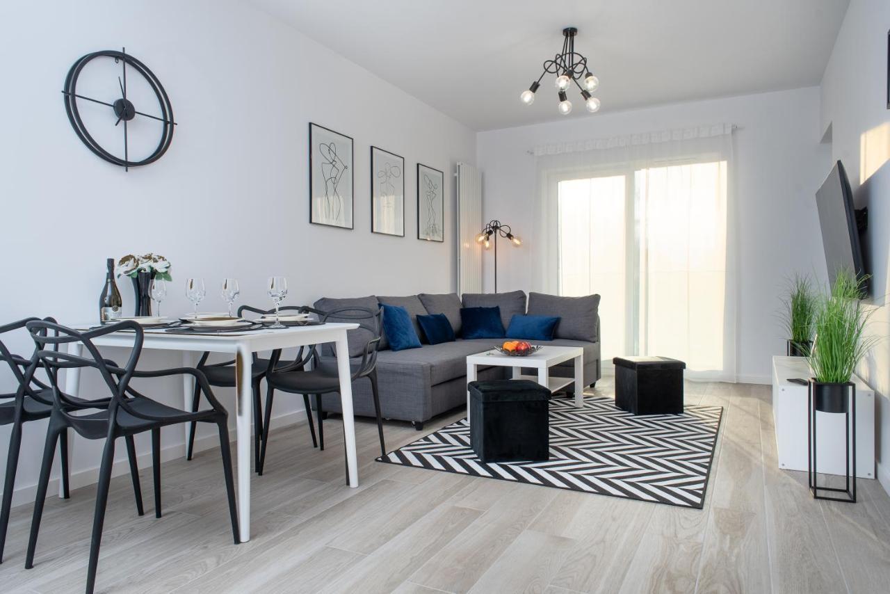 Apartament Happy Holiday Kolobrzeg Exterior photo